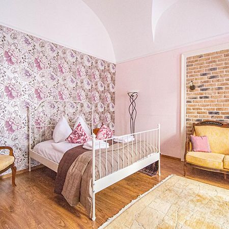 Astronomical Clock Suite By Ruterra Prag Exterior foto